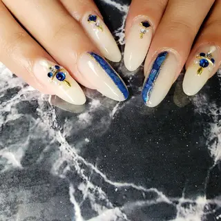 セミロング ネイル クロキ 。のネイルデザイン