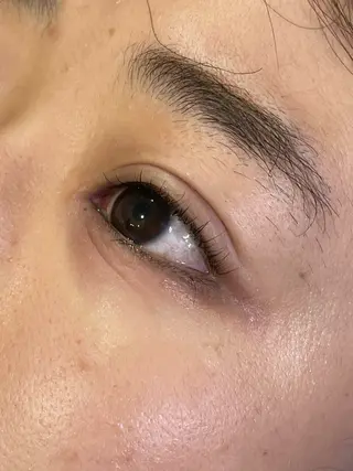 マツエク・マツパ cure所属・井上 真里奈のヘアスタイル