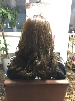 セミロング カラー ヘアアレンジ stream1st所属・ツヤカラー 🕊️sayakaのヘアスタイル