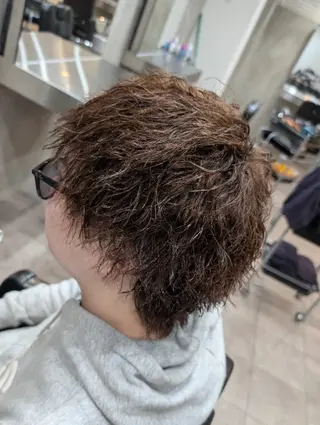 ミディアム メンズ パーマ QOL mens salon 円山所属・メンズ専門😎 QOL円山 YUTOのヘアスタイル