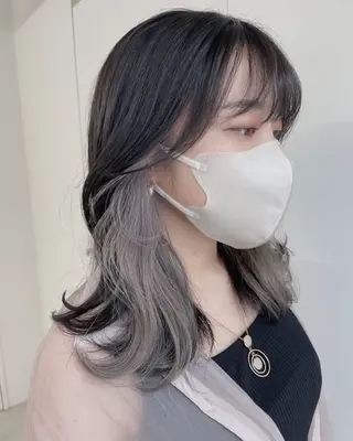 セミロング カラー 川越 輝梨奈のヘアスタイル