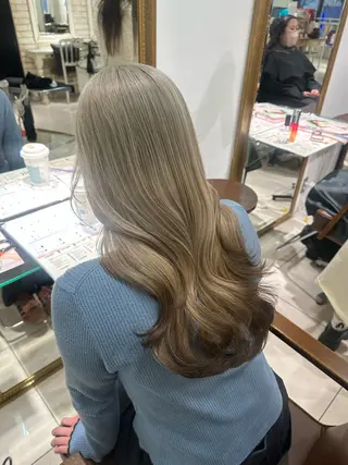 ロング カラー 髪質改善透明感カラー 🩶Nanakoのヘアスタイル