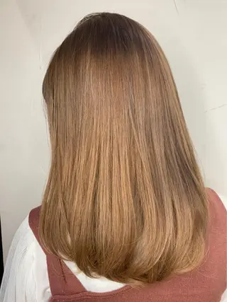 カラー 秋葉原オタク向け美容室OFF-KAi!!所属・渡部凌我 小顔ウルフ ハイトーンカラーのヘアスタイル