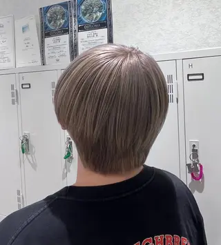 ショート カラー mitsuki🎀 ブリーチ/エクステのヘアスタイル