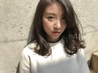 ミディアム カラー moana surfriderのヘアスタイル