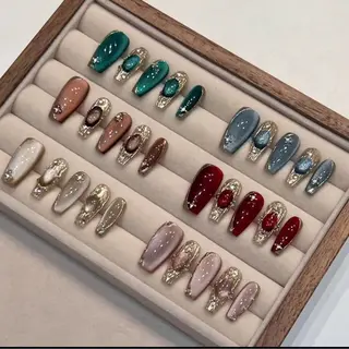 ミディアム FLORA NAIL SALONのネイルデザイン