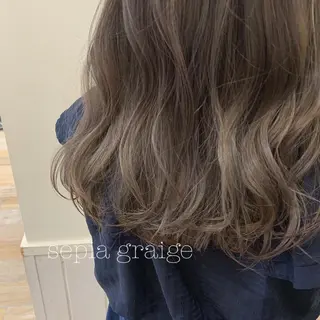 セミロング カラー ネイル ぱつっとボブ/ 小野あかねのその他イメージ