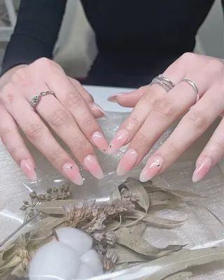 ネイル KURE ISAKIのネイルデザイン