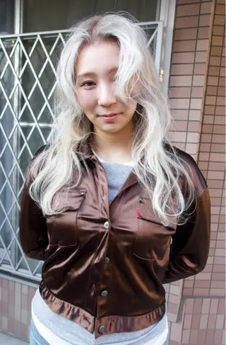 ロング カラー Loom.所属・村上雅人 ナチュラルモードのヘアスタイル