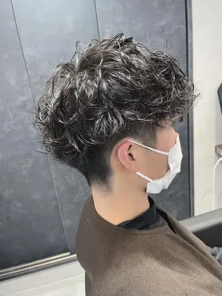 ショート パーマ メンズ 宮下 弦也のヘアスタイル