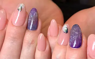 ネイル ネイルサロン カーニバルマニア 明石店所属・宇久 澪のネイルデザイン