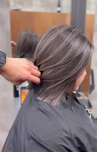 ミディアム カラー ハイライト、レイヤー カット/西梅田/中西のヘアスタイル