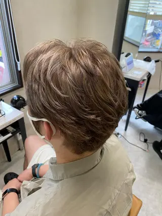 ショート カラー メンズ ond〖オンド〗所属・中目黒インナーカラー ボブ橋本青輝のヘアスタイル