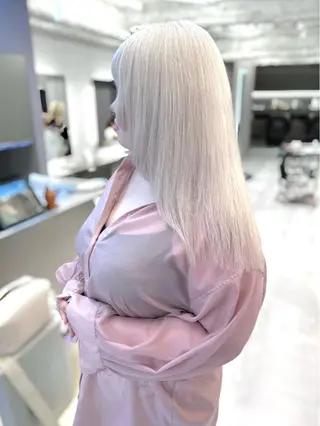 ロング カラー ukyo/カラー/ ブリーチ/ハイライトのヘアスタイル