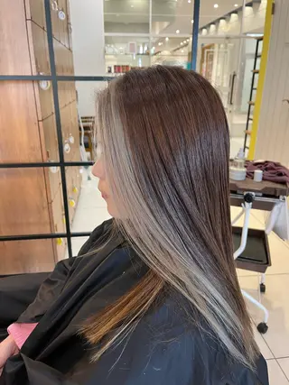 ロング らいむ/暖色/ルーツ /イヤリングカラーのヘアスタイル