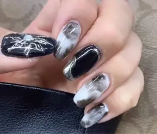 ネイル h △TRIOSのネイルデザイン