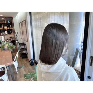 ミディアム カラー ツキダテ ユイのヘアスタイル