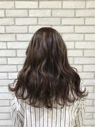 ミディアム カラー Ash 戸田公園店のヘアスタイル