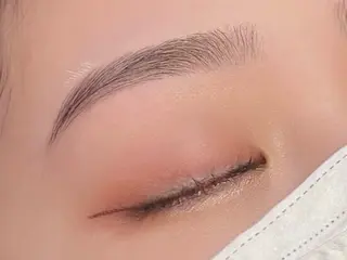 アイブロウ emina 🥣のマツエク・マツパデザイン