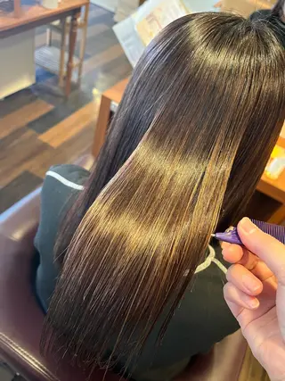 セミロング サイトウ ナツキのヘアスタイル