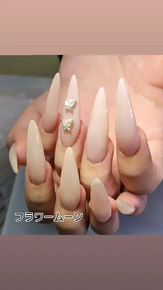 ネイル フラワー ムーンのネイルデザイン