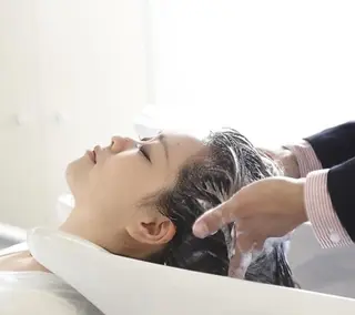 EARTH富山婦中店 2026新卒20万〜のヘアスタイル