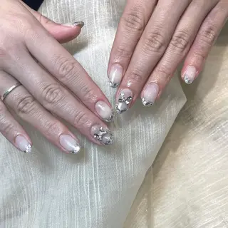 ネイル RAFFINE haru🦋🩵のネイルデザイン