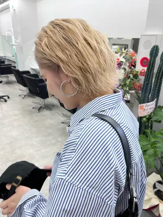 ミディアム カラー Bei Licoldo.Atole  ベイリコルド アトリ所属・ブリーチ、縮毛 髪質改善　宮城一真のヘアスタイル