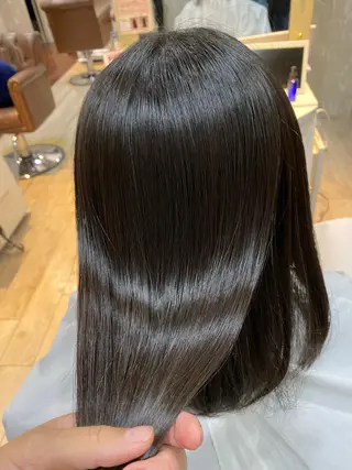 ミディアム パーマ 羽根 ひよりのヘアスタイル