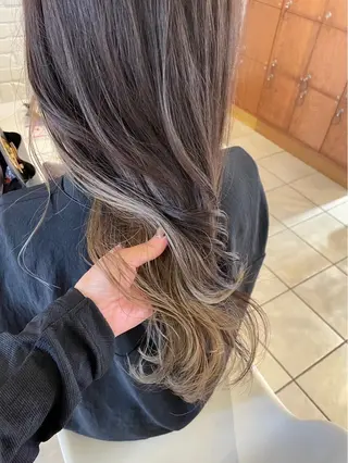 ロング カラー 💫レイヤーカット 💫ブリーチ💫サキのヘアスタイル