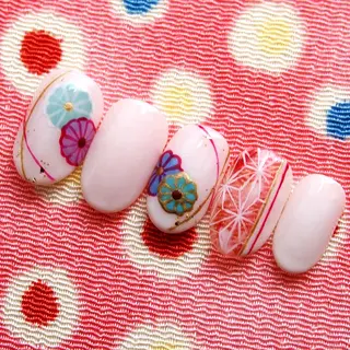 ネイル 山田 麻衣のネイルデザイン