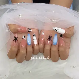 セミロング momo 長さだしのネイルデザイン