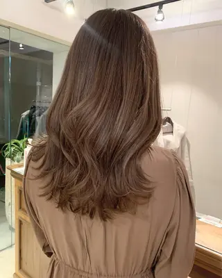 ロング カラー 透明感/オリーブ/ グレージュ/YUKAのヘアスタイル