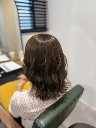 ミディアム オリーブ🫒レイヤー /平尾/りの‎🤍のヘアスタイル