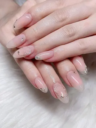 ネイル AngelChris ビューティーサロンのネイルデザイン