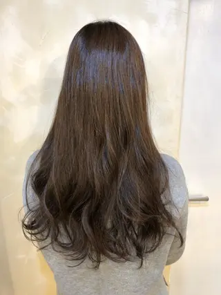 ロング カラー Zinaセントラル所属・須田 ゆかりのヘアスタイル