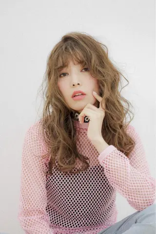 ロング カラー NORA　CYNDY所属・砂川 航のヘアスタイル