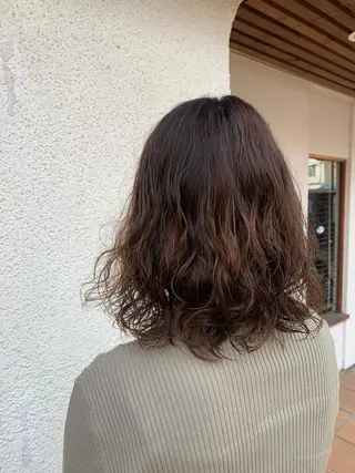 ミディアム カラー パーマ putri 川邉 優花のヘアスタイル
