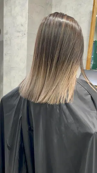 セミロング カラー タカハシ ユウキのヘアスタイル
