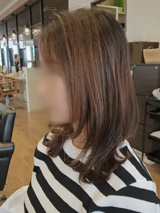 ミディアム 関口 友菜のヘアスタイル