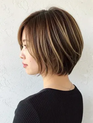 ショート Helena_ まひろのヘアスタイル