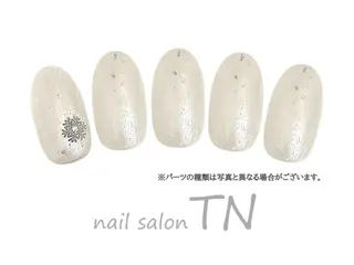 ミディアム 矢川 まどかのネイルデザイン