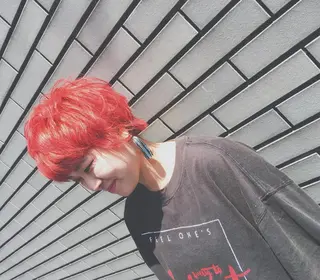 ショート カラー ブリーチ、パーマ 西部笑のヘアスタイル