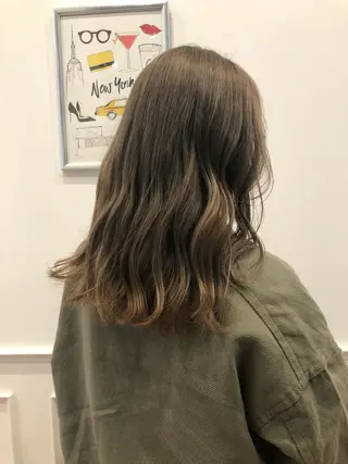 ロング カラー 松原 愛莉のヘアスタイル