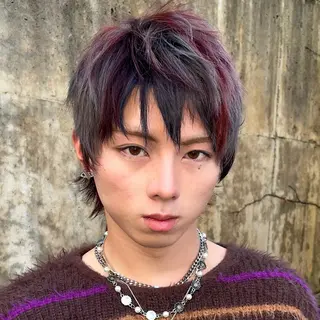 メンズ ウルフとデザイン カラーの神のヘアスタイル