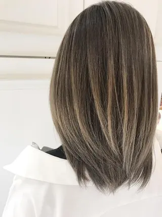 ミディアム Neolive caffのヘアスタイル