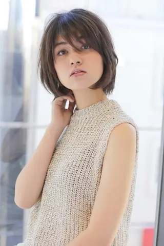 ミディアム 松島 涼花のヘアスタイル