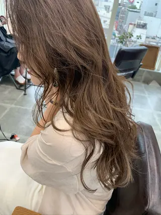 ロング 横谷 智江のヘアスタイル
