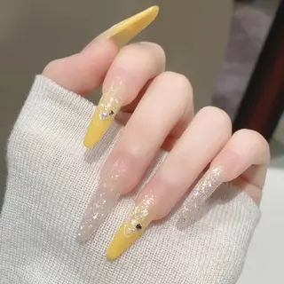 ネイル 小島 阿佑美のネイルデザイン