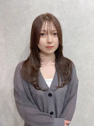 ロング カラー YUI ハイトーンカラーのヘアスタイル